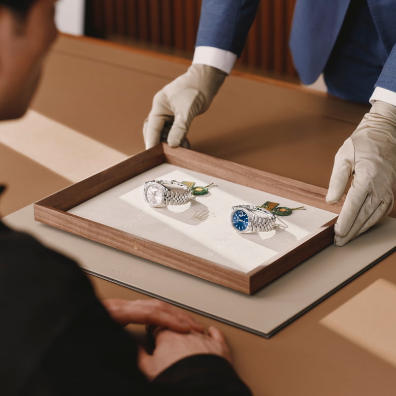liên hệ DAFC - đại lý bán lẻ Chính thức của đồng hồ Rolex