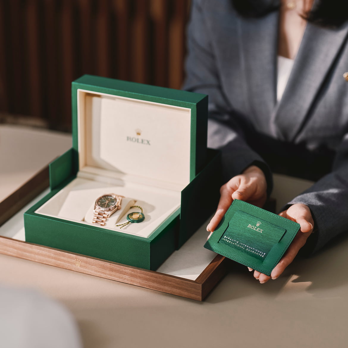 cửa hàng DAFC tại Việt Nam - đại lý bán lẻ Chính thức của đồng hồ Rolex