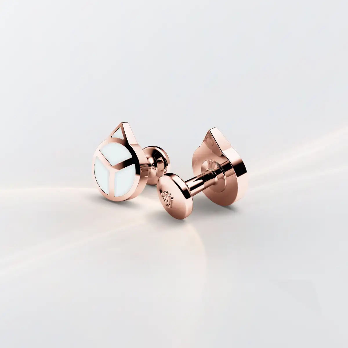 ‘Hand’ cufflinks A1025 feature 1