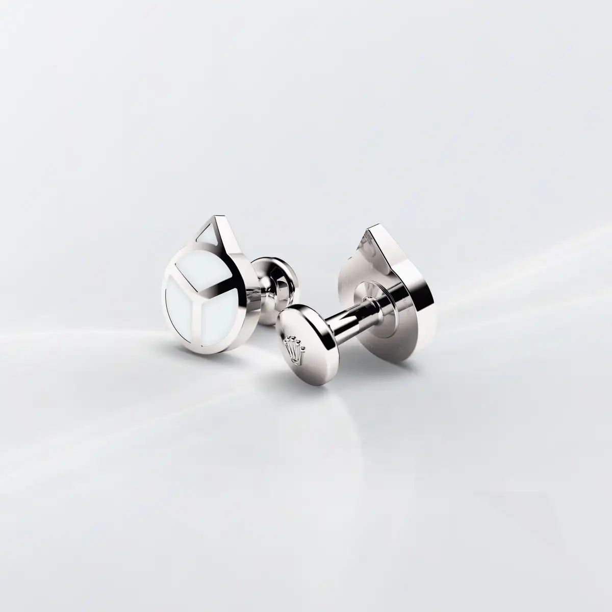 ‘Hand’ cufflinks A1029 feature 1
