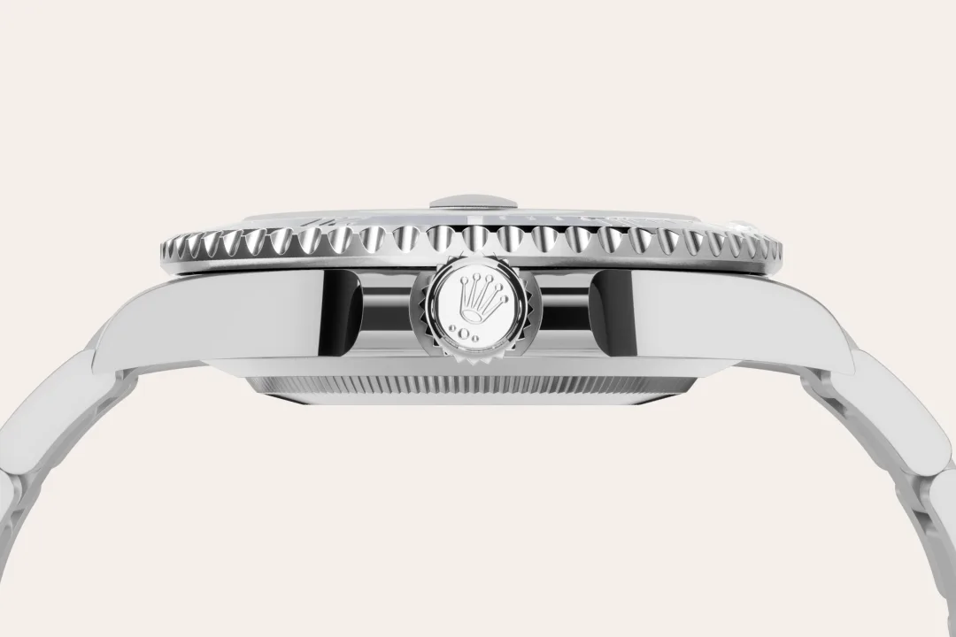Submariner Date M126619LB-0003 feature 3