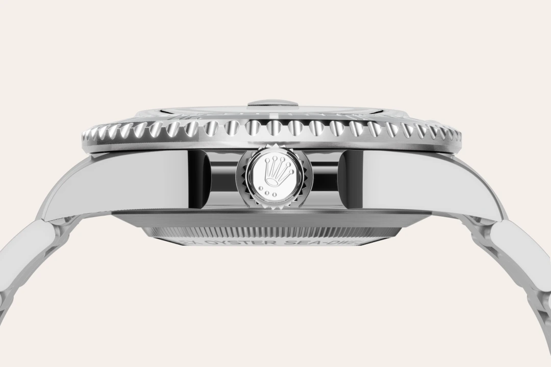 Sea-Dweller M126600-0002 feature 3