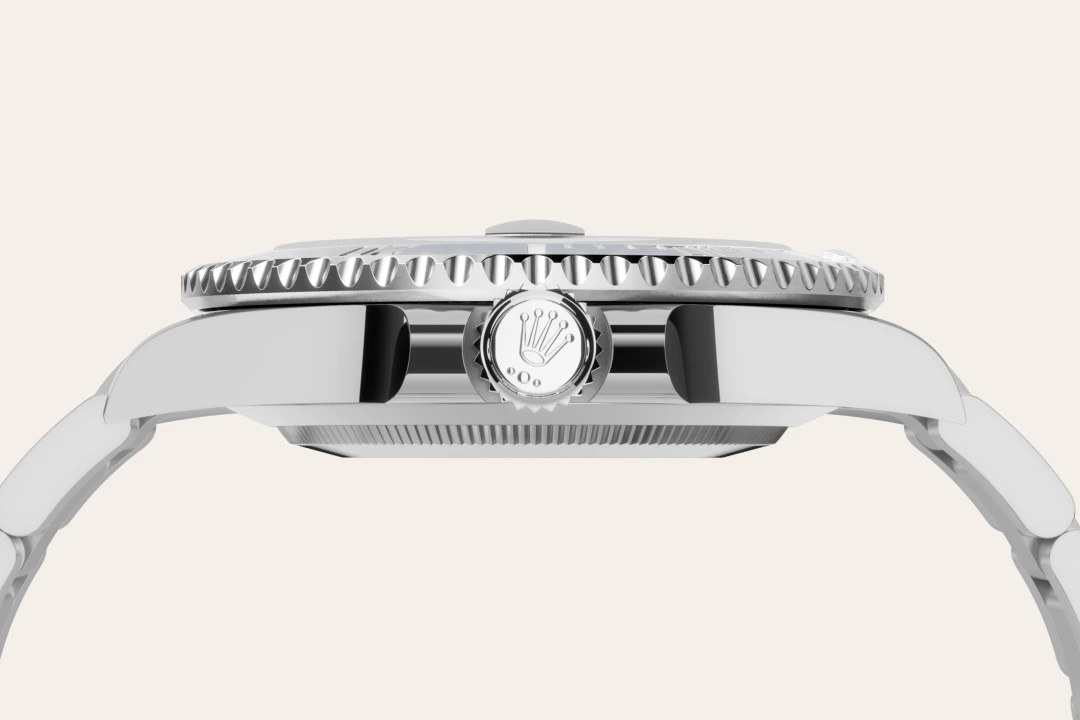 Submariner Date M126619LB-0003 feature 3