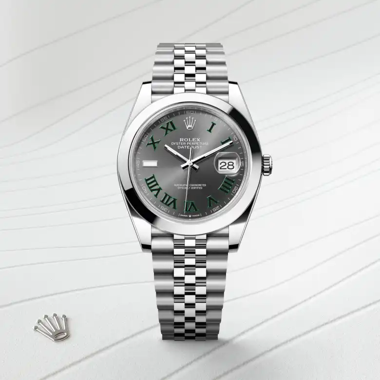 Đồng hồ Rolex Datejust 41 chế tác từ thép Oystersteel nổi bật trên màu nền thanh lịch.