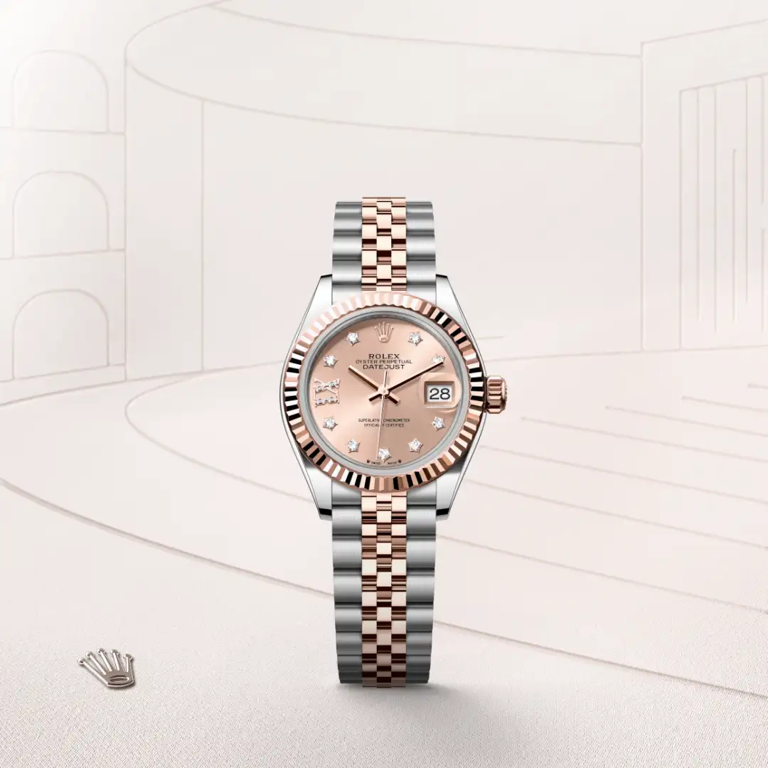 Đồng hồ Rolex Lady-Datejust chế tác từ thép Oystersteel và vàng Everose nổi bật trên màu nền thanh lịch.
