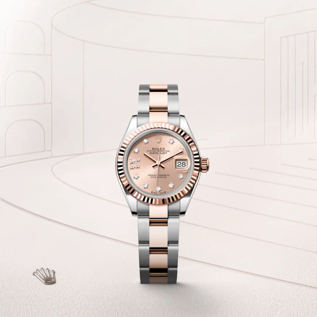 Đồng hồ Rolex Lady-Datejust chế tác từ thép Oystersteel và vàng Everose nổi bật trên màu nền thanh lịch.