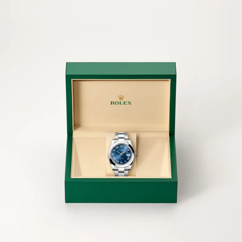 The Rolex Datejust 41 in Oystersteel in the Rolex presentation box.
