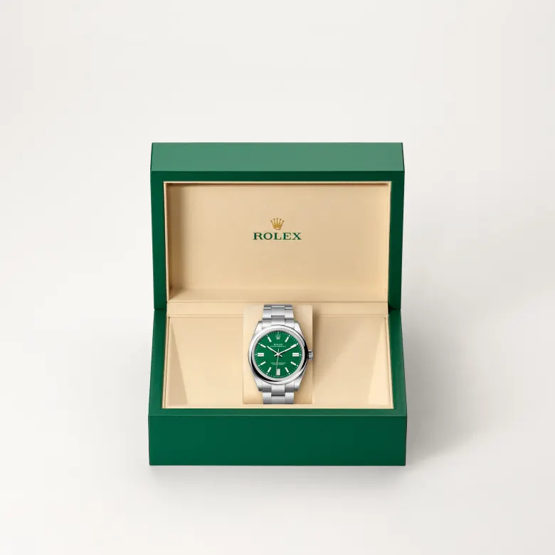 The Rolex Oyster Perpetual 41 in Oystersteel in the Rolex presentation box.