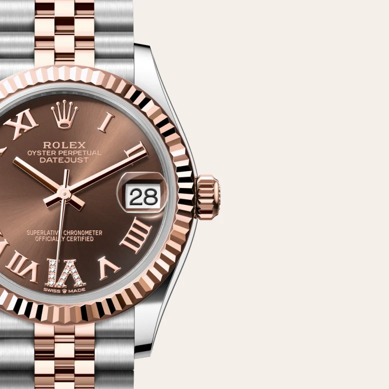 Cận cảnh đồng hồ Rolex Datejust 31 chế tác từ thép Oystersteel và vàng Everose.