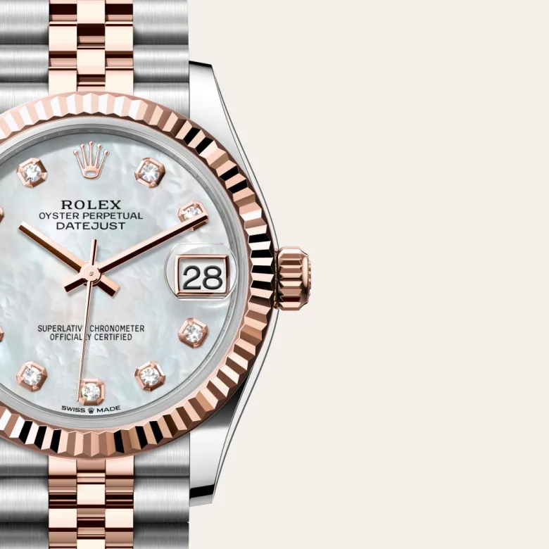 A close-up view of the Rolex Datejust 31 in Oystersteel and Everose gold.