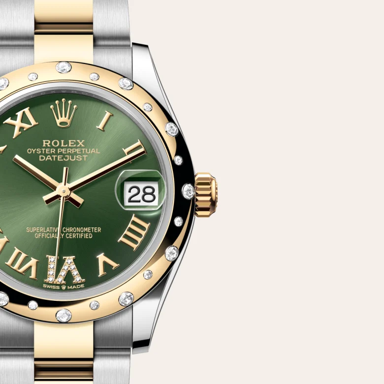 A close-up view of the Rolex Datejust 31 in Oystersteel, yellow gold and diamonds.