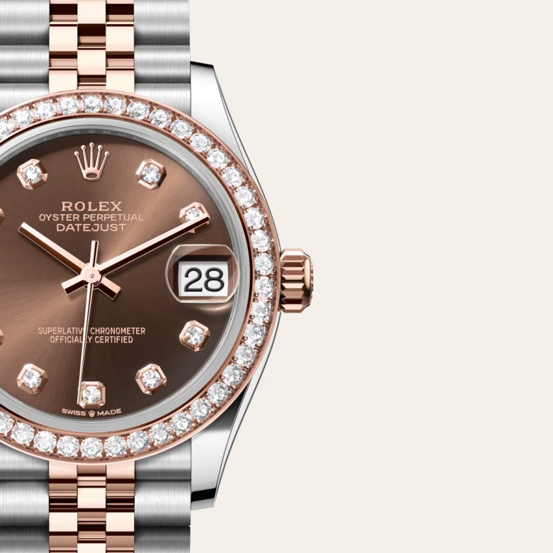 A close-up view of the Rolex Datejust 31 in Oystersteel, Everose gold and diamonds.