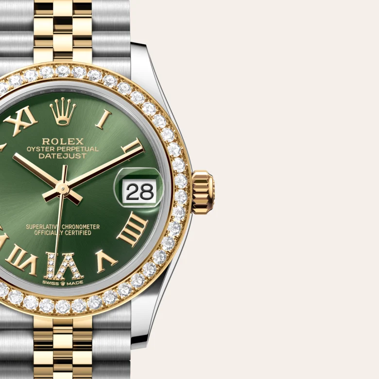 A close-up view of the Rolex Datejust 31 in Oystersteel, yellow gold and diamonds.