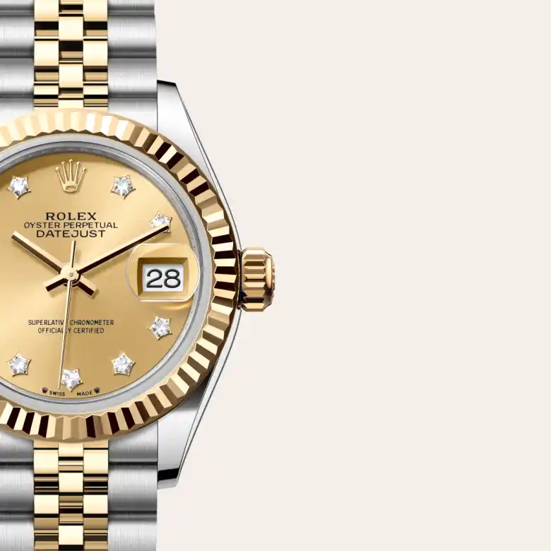 Cận cảnh đồng hồ Rolex Lady-Datejust chế tác từ thép Oystersteel và vàng kim.