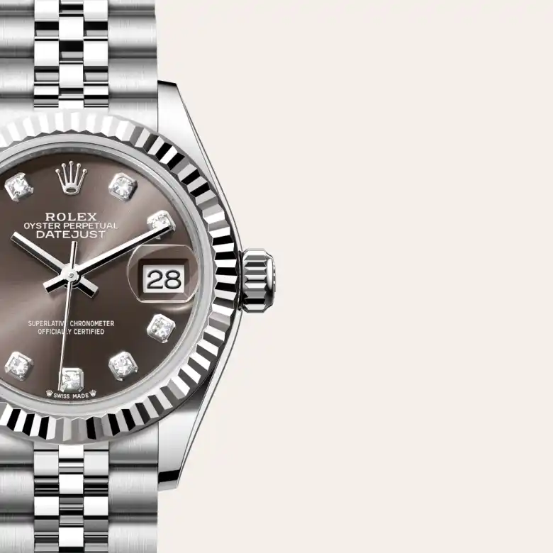 A close-up view of the Rolex Lady-Datejust in Oystersteel and white gold.