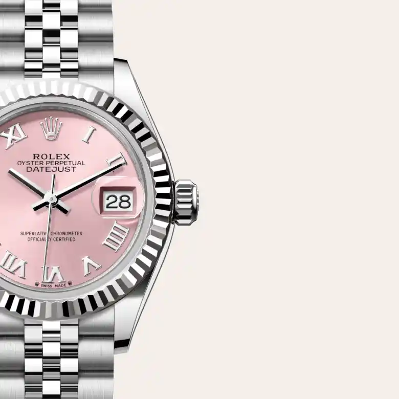 A close-up view of the Rolex Lady-Datejust in Oystersteel and white gold.